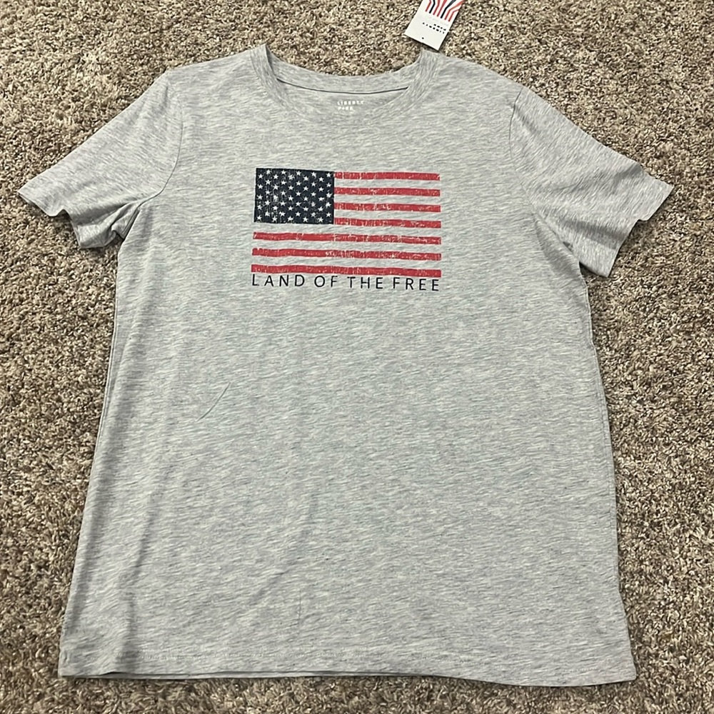 NWT Liberty Park t-shirt size adult small